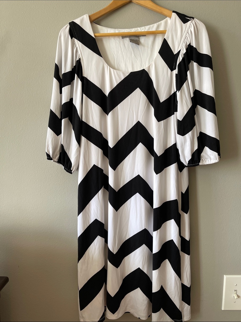 Y2K Black & White Chevron Midi Dress